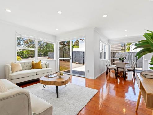 2 Weka Close, Red Beach