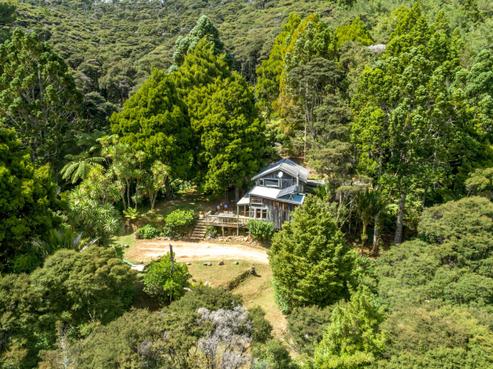 1094 Kennedy Bay Road, Tuateawa