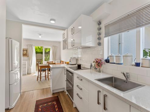 11/354 Muritai Road, Eastbourne