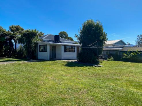 43 Abel Tasman Drive, Takaka