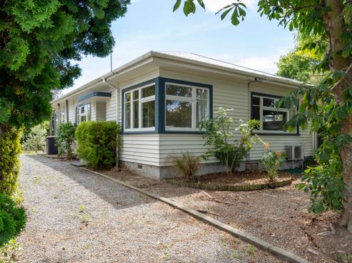 35 Birchfield Avenue, Dallington