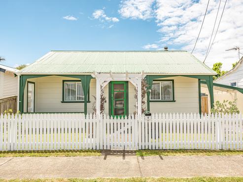 8 Lowther Street, Whanganui Central
