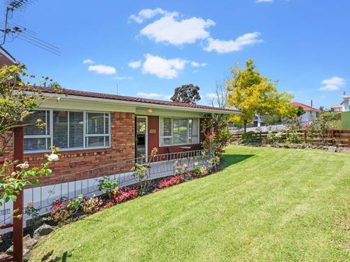 1/1 Bodi Place, Te Atatu South