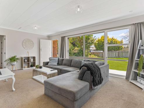43 Lisa Crescent, Mangakakahi