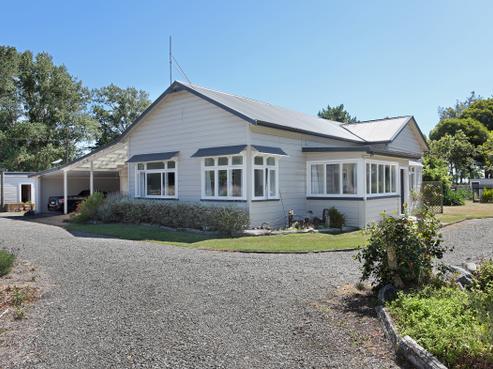 785 Brandon Hall Road, Bulls