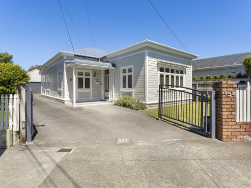 154 Kings Crescent, Central Hutt