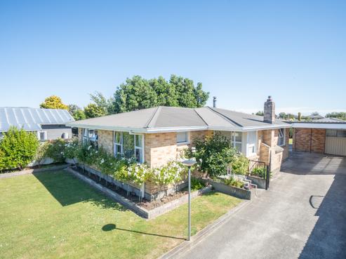 390 Botanical Road, West End