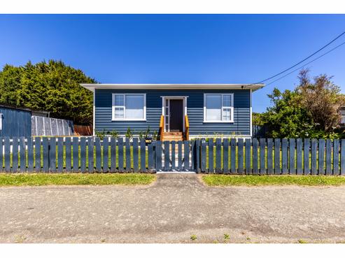 28 Ocean Beach Road, Bluff