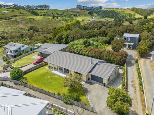10 Frangipani Street, Cable Bay