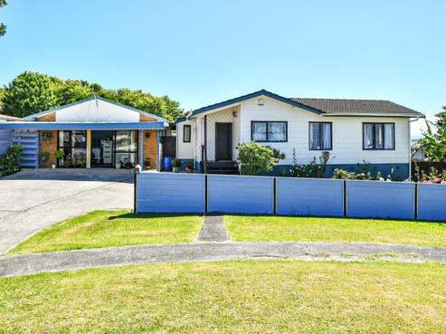 16 Oreti Place, Clover Park