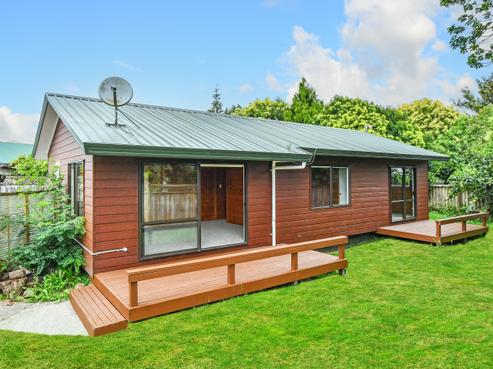13 Riserra Drive, Ranui