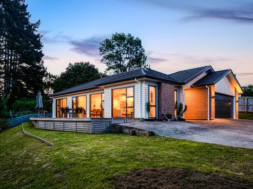 42 Leebank Crescent, Riverhead
