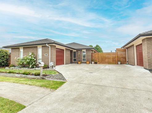 27 Buckingham Place, Springvale