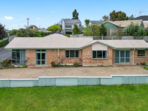 394 River Road, Fairfield
