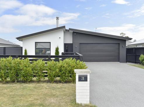 28 Tara Crescent, Woodend