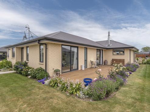 16 Cressy Place, Darfield