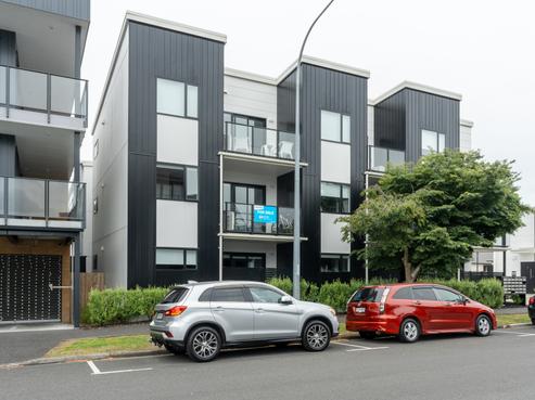 103/17 Vialou Street, Hamilton Central