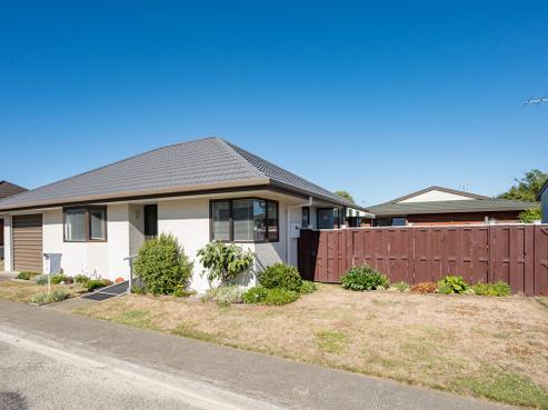 6 De Cesare Way, The Wood