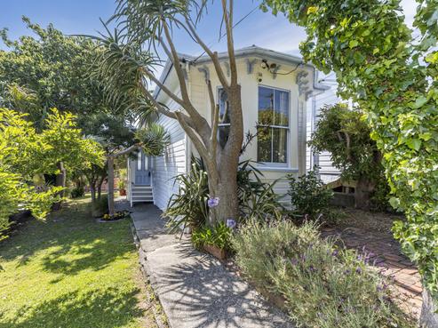 81 Stanley Street, Berhampore