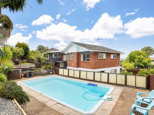 12 Forsythe Place, Massey