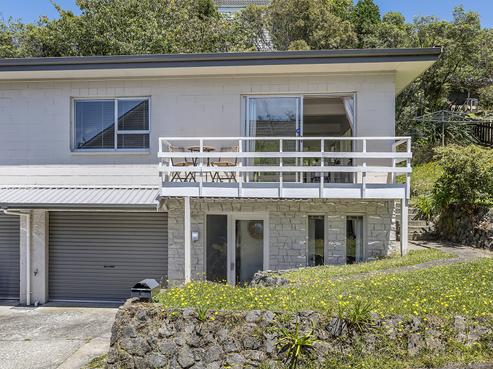 1B Sandhurst Way, Crofton Downs