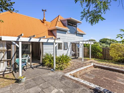 87 Golf Road, Paraparaumu Beach