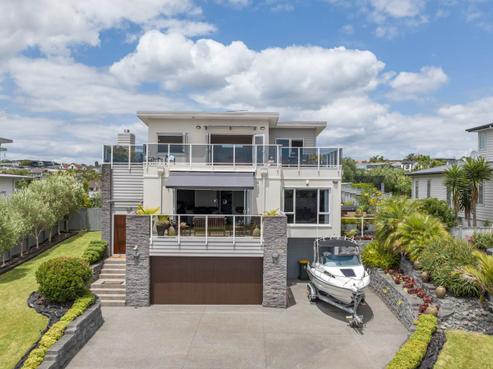 12 Columbia Crescent, Beachlands