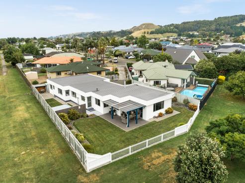 16 Jacaranda Place, Greenmeadows