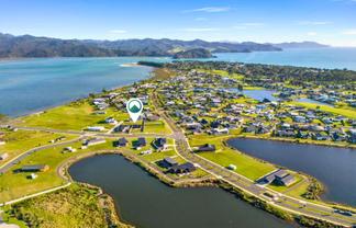 4 Kotare Way, Matarangi