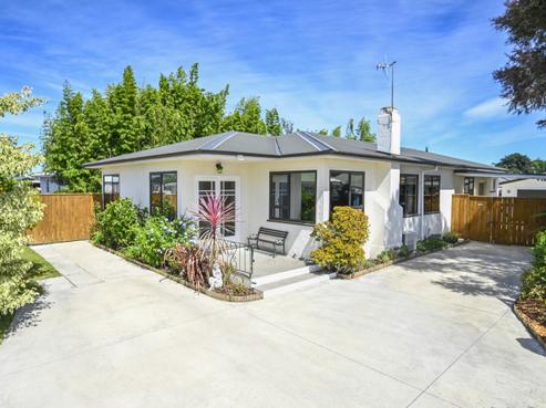 711 Maitland Crescent, Mayfair
