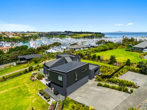 11 Laguna Place, Matakatia
