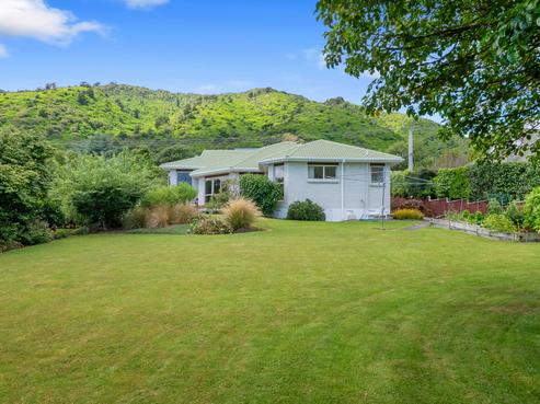 54 Huia Street, Waikanae