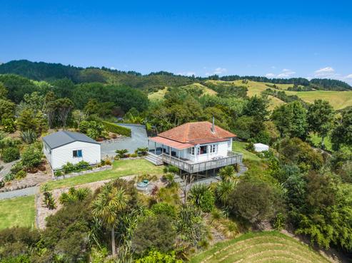 221 Awaroa River Road, Parahaki