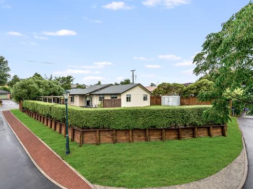 27 Brymer Road, Grandview Heights