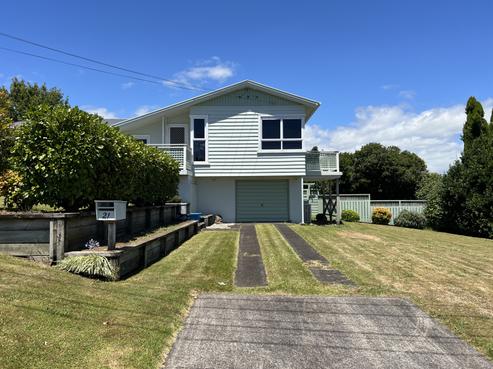 21 Brookes Terrace, Waitara
