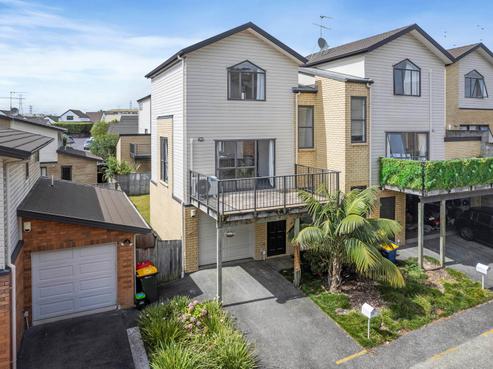 218/172 Mcleod Road, Te Atatu South