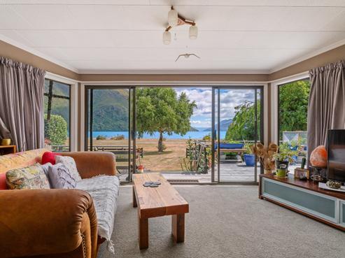 64 Wesney Terrace, Kingston