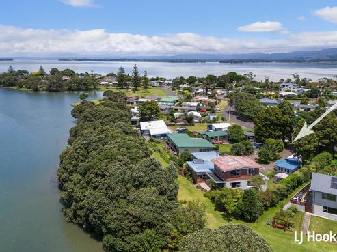 10 Roretana Drive, Athenree
