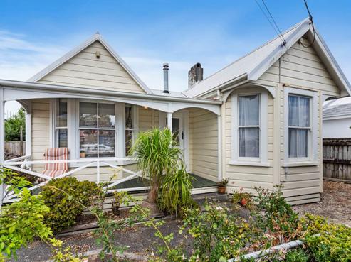 9 Railway Street, Helensville