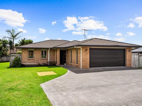 11 Conifer Grove, Kamo