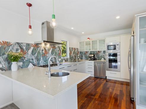 2/91 Deep Creek Road, Waiake