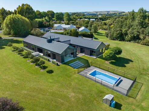 102 Oxford Street, Martinborough