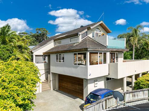 2/72 Beach Road, Castor Bay