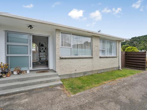 252A Wellington Road, Wainuiomata