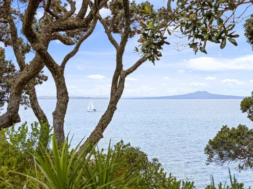 869D Whangaparaoa Road, Manly