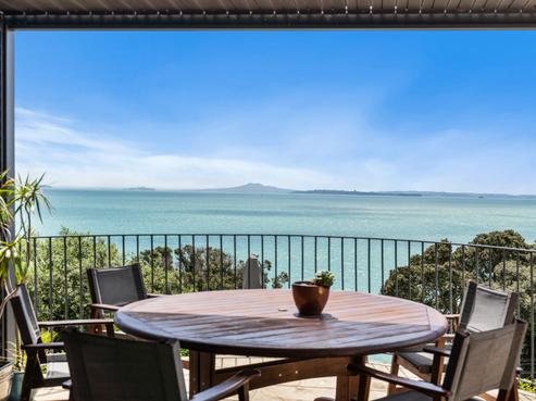 15 Omana Esplanade, Maraetai