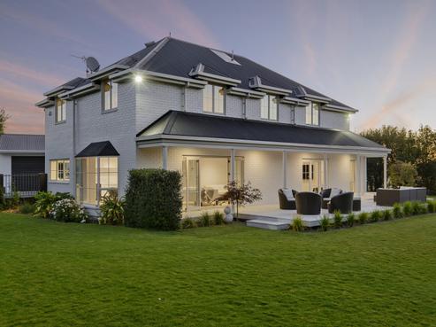 114 River Road, Lincoln