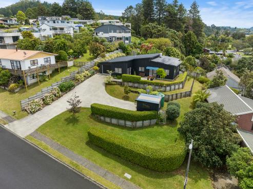 203 The Drive, Whangamata