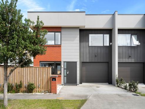 40 Bordeaux Parade, Te Atatu South