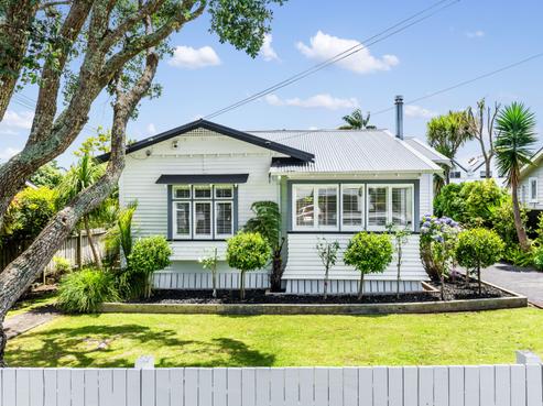 5 Harlston Road, Mount Albert